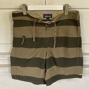 Patagonia mens board shorts size 31